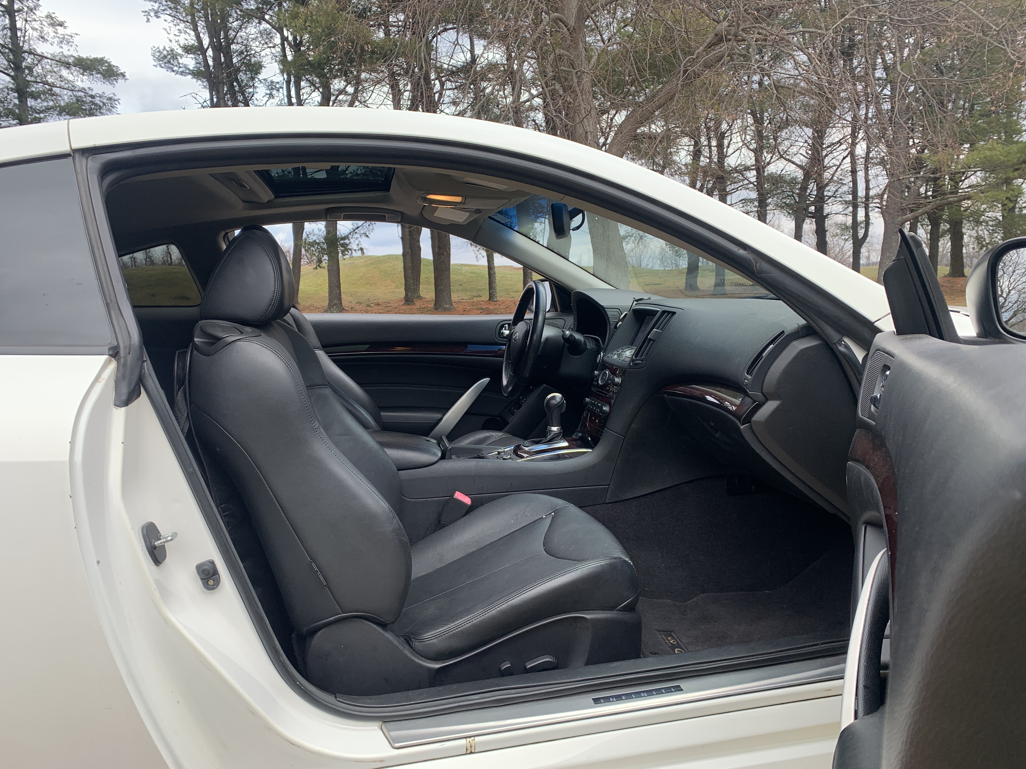 2014 Infiniti Coupe Q60 3.7 AWD 133K 330HP LOADED Excellent Condition SPORT TRIM -  Modern Tech - Serious VQ Power — photo 32